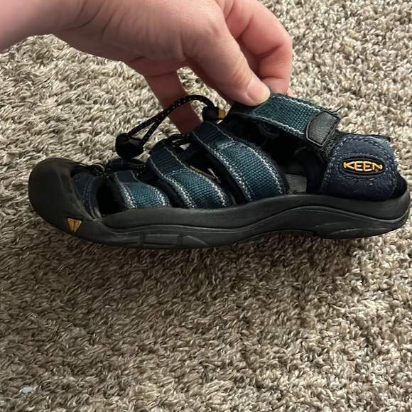 Keen big Kids' Newport H2 teal and black outdoor sandal size 2 - Picture 9 of 14